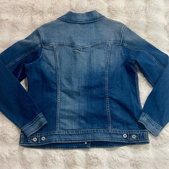Levi’s Women’s Original Trucker Denim Jean Jacket Medium Wash Sz L - Picture 15 of 16